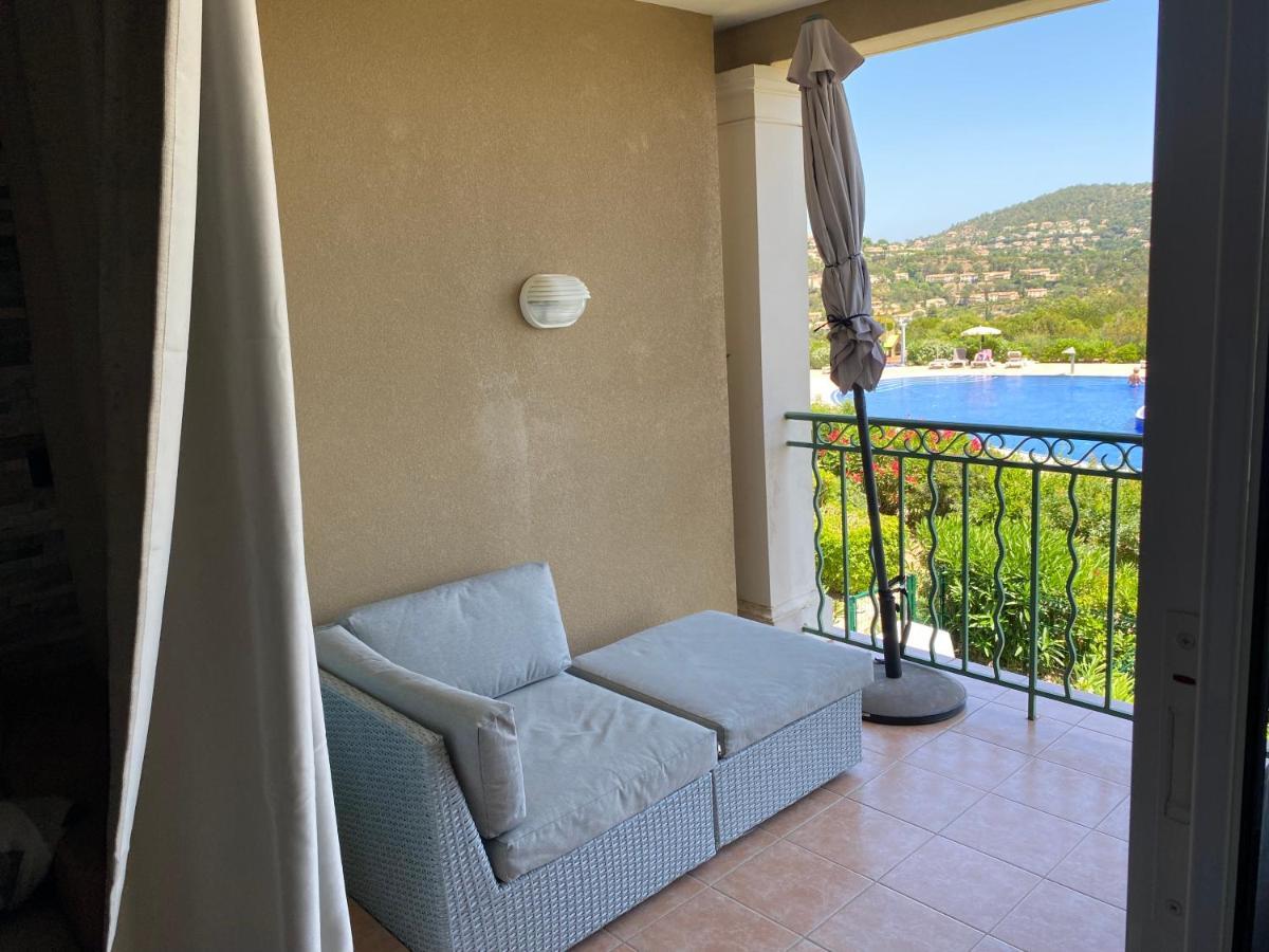 Appart. vue mer avec piscine - Golfe de St Tropez Les Issambres Extérieur photo