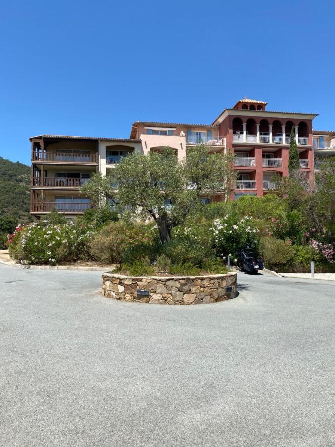 Appart. vue mer avec piscine - Golfe de St Tropez Les Issambres Extérieur photo